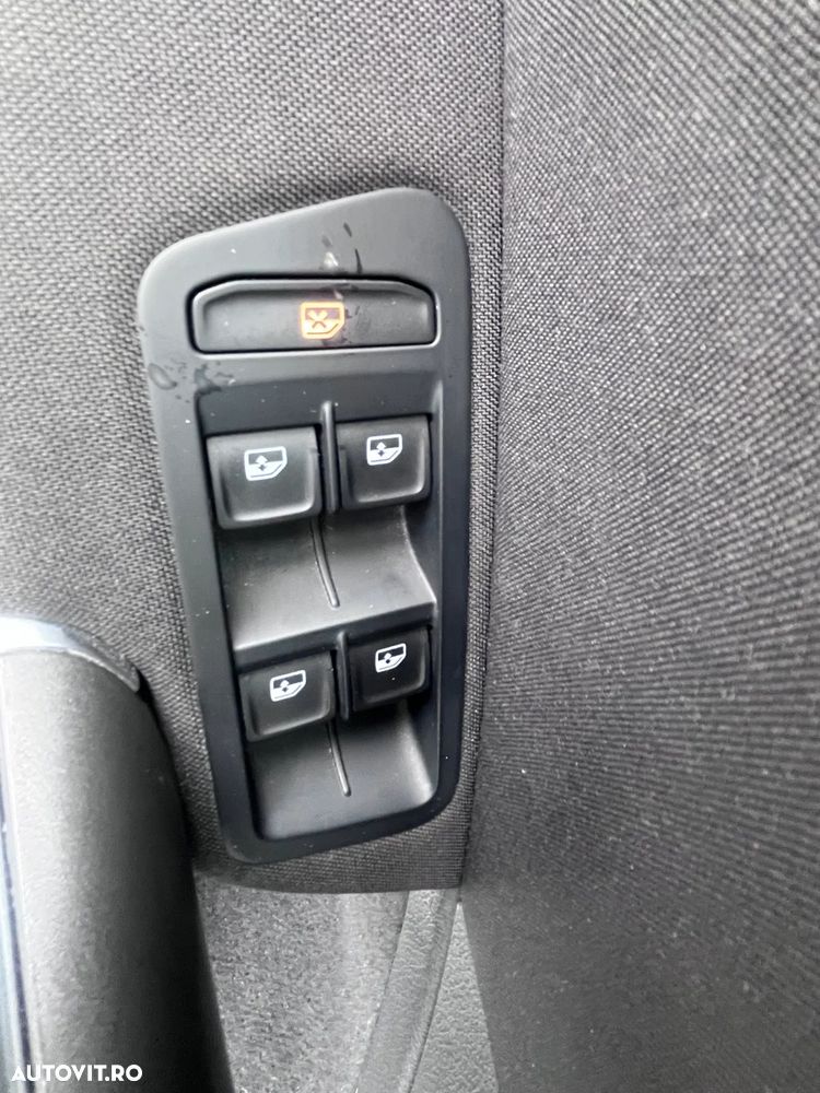 Volkswagen Golf 1.6 TDI DSG Comfortline - 10