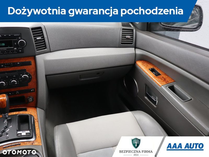 Jeep Grand Cherokee - 10