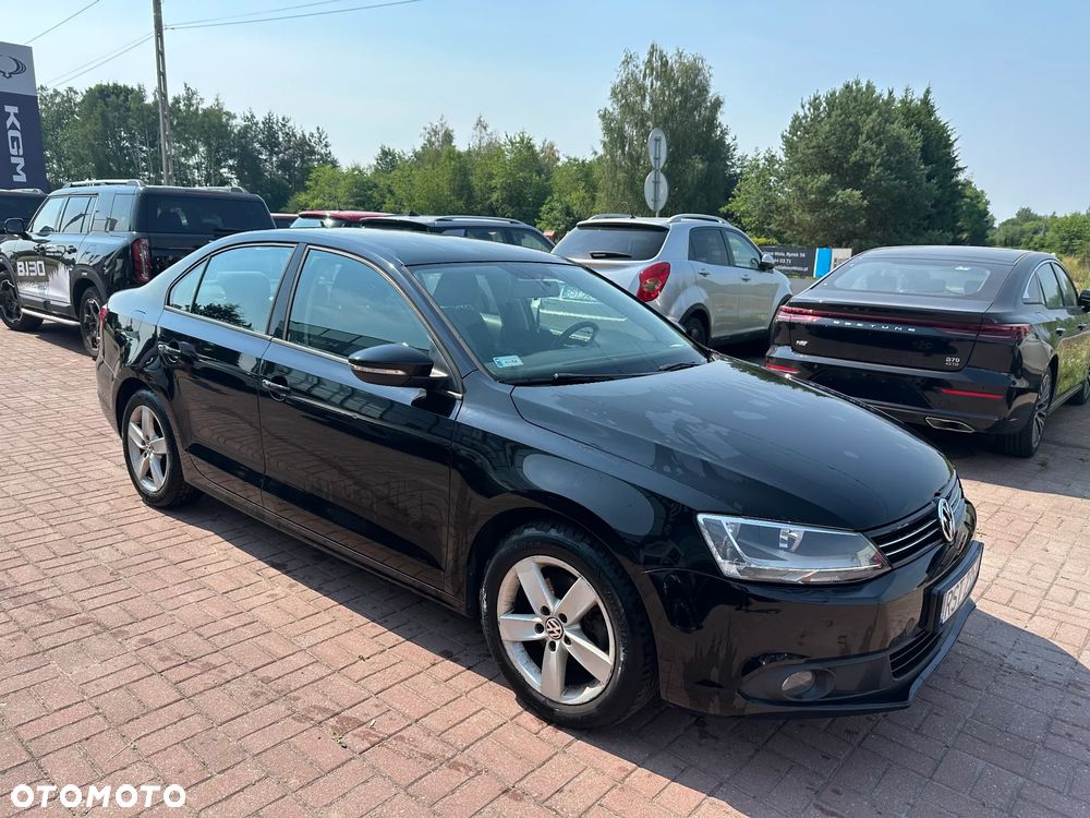 Volkswagen Jetta - 4