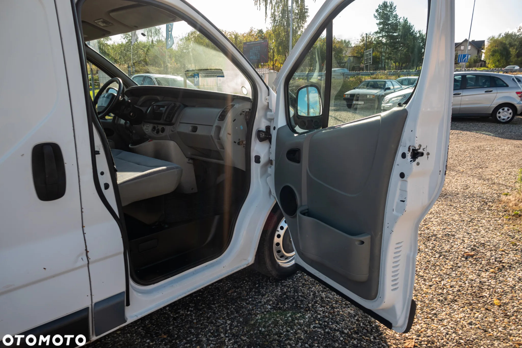 Renault Trafic - 16