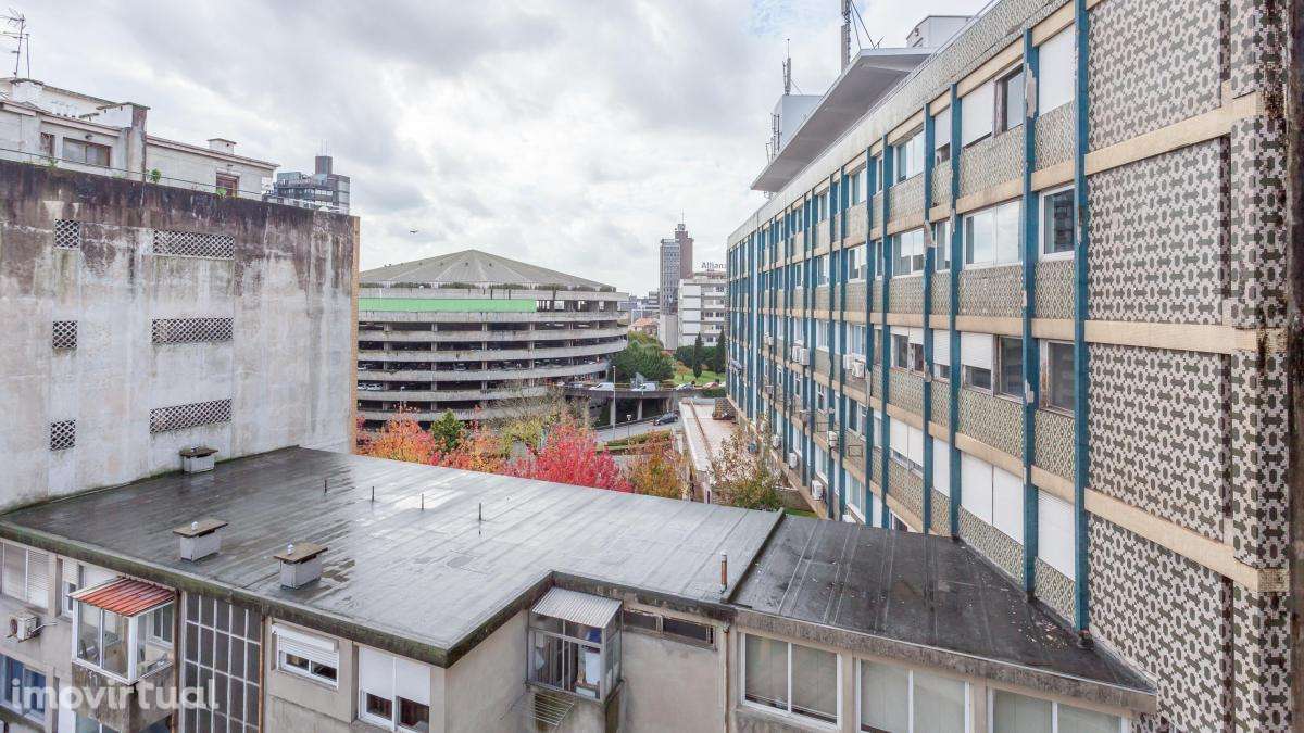 Apartamento com 1 quartos - localizado em Santo Ildefonso Porto - Grande imagem: 3/30