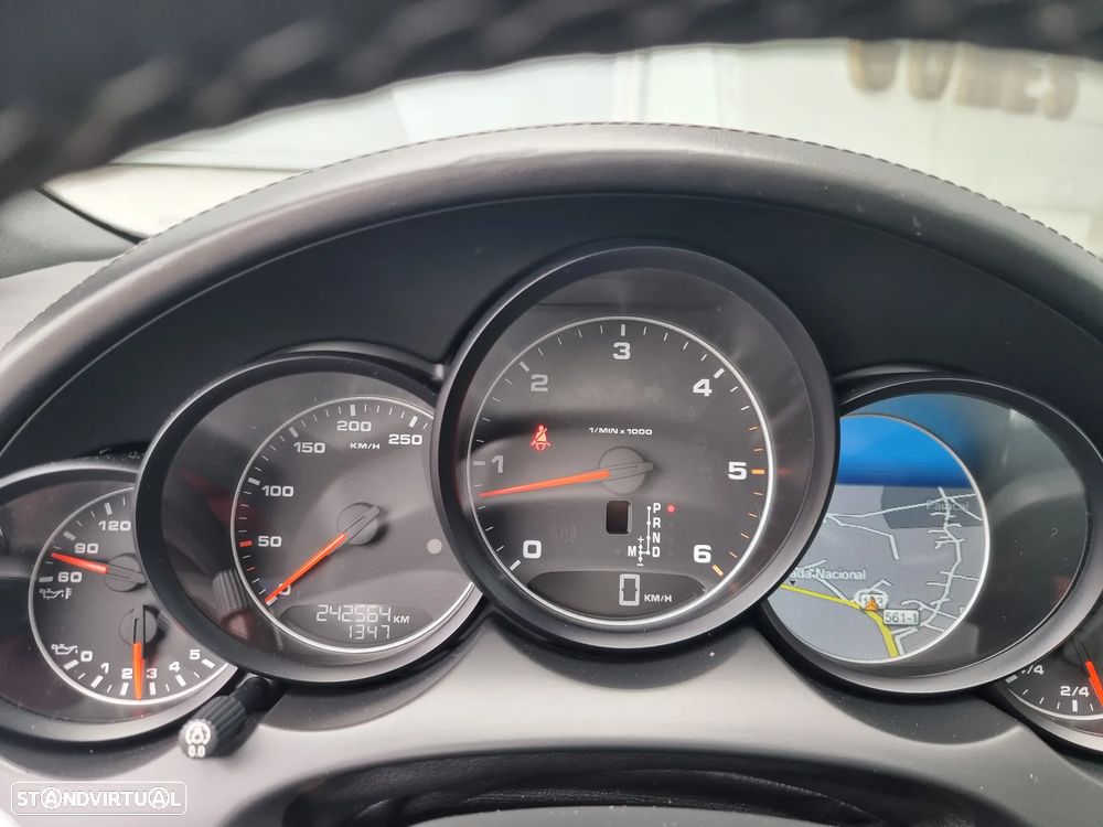 Porsche Cayenne Tiptronic S - 18