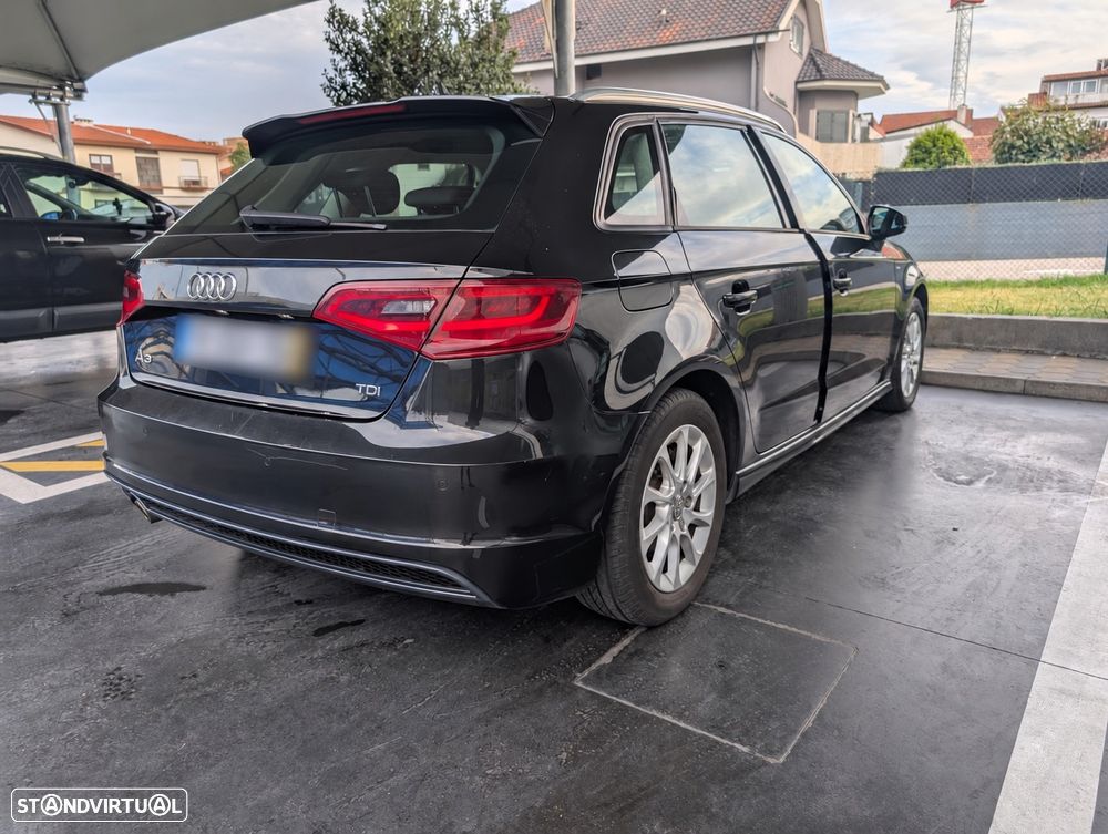 Audi A3 Sportback 1.6 TDI Attraction Special Edition - 9