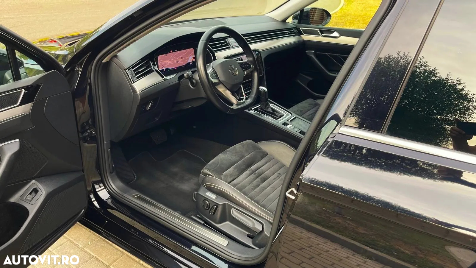 Volkswagen Passat Variant 2.0 TDI SCR DSG Elegance - 12