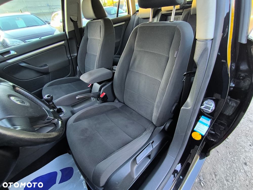 Volkswagen Golf - 5