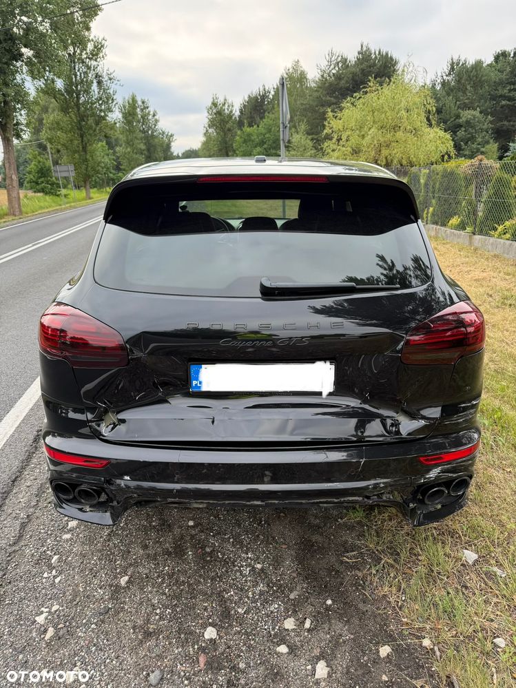 Porsche Cayenne - 1