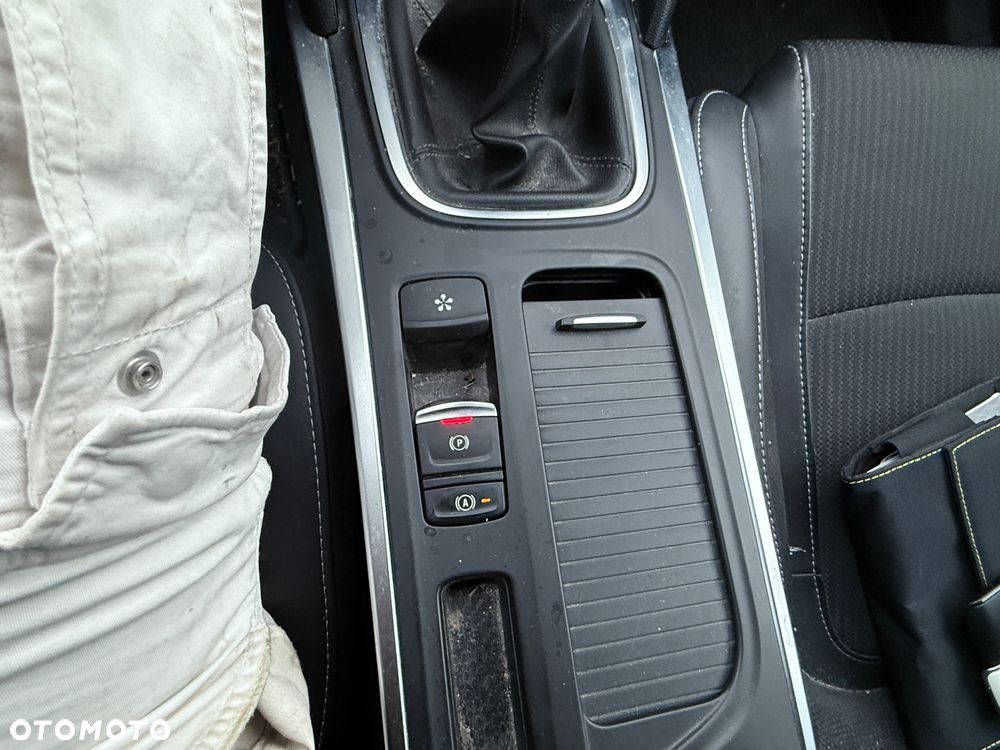 Renault Megane TCe 140 GPF TECHNO - 20