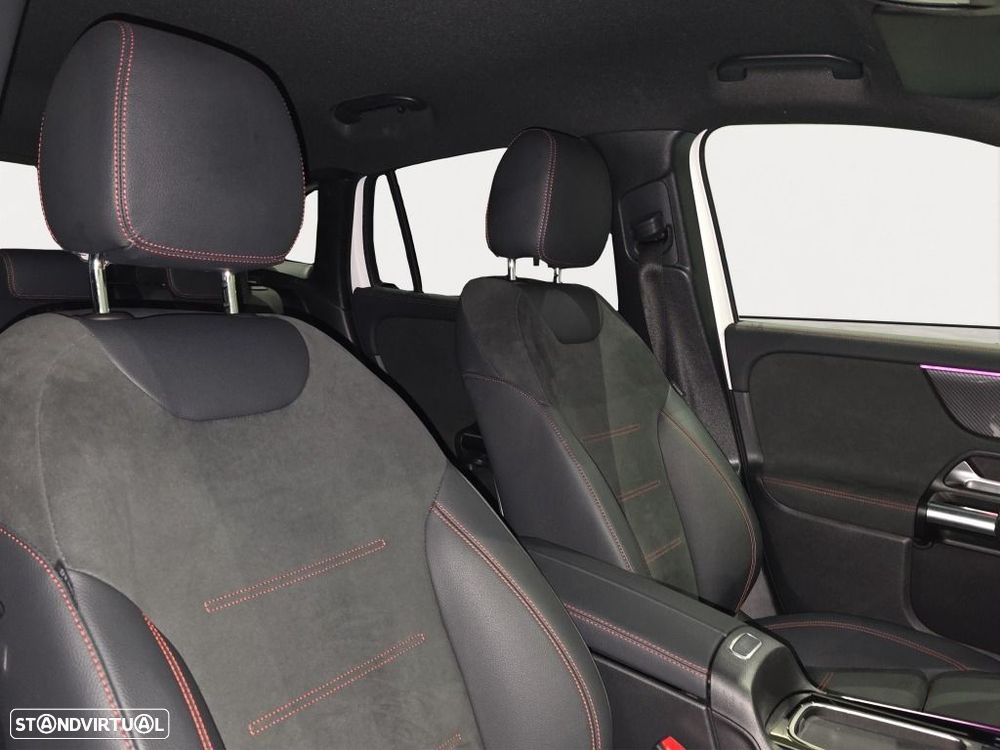 Mercedes-Benz GLA 180 - 14