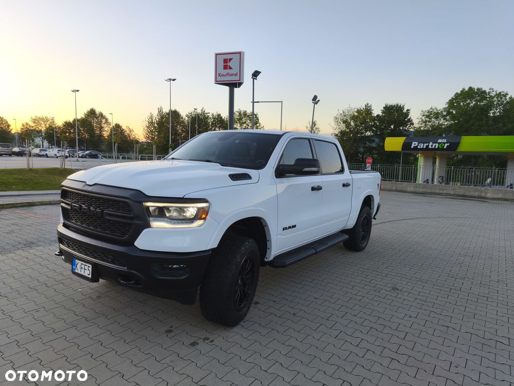 RAM 1500 5.7 Crew Cab Bighorn - 2