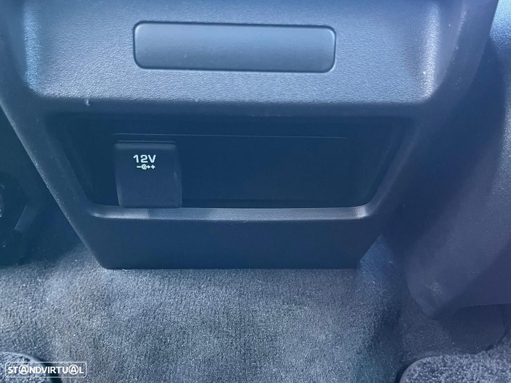 Land Rover Discovery Sport 2.0 TD4 HSE Auto - 18
