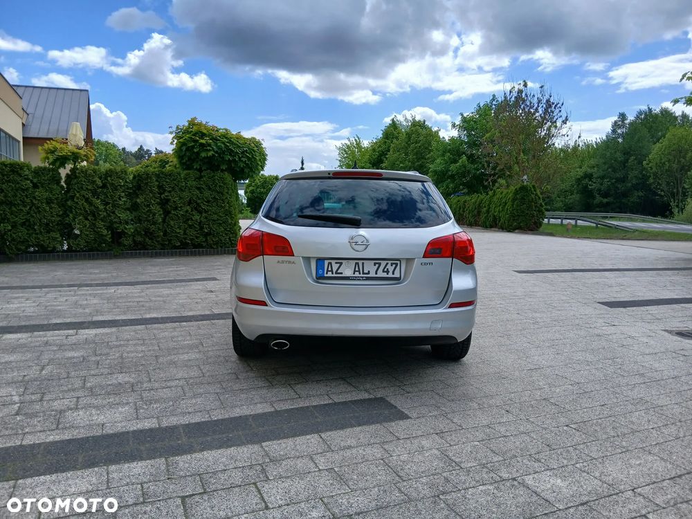 Opel Astra 2.0 CDTI DPF Cosmo - 11