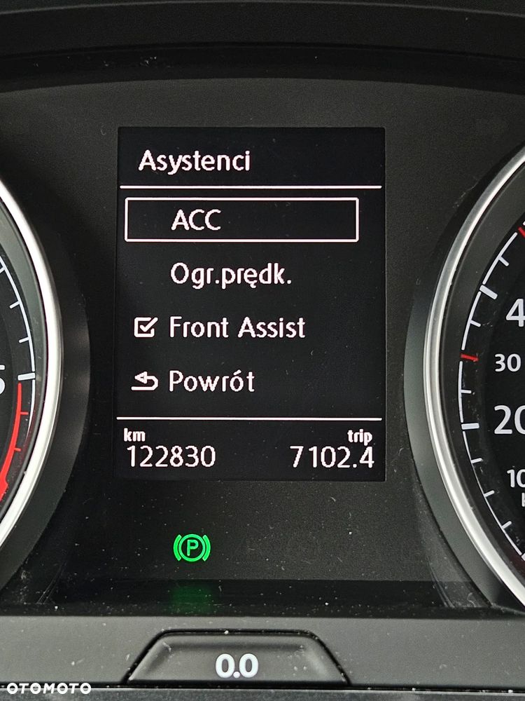 Volkswagen Golf - 32