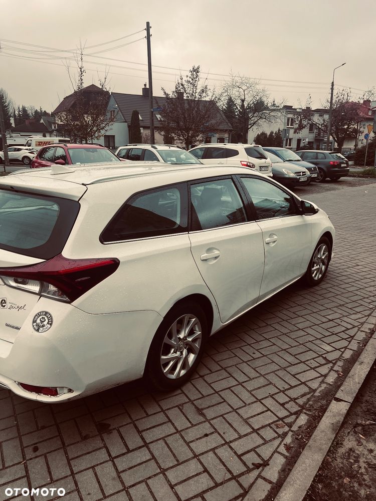 Toyota Auris - 4