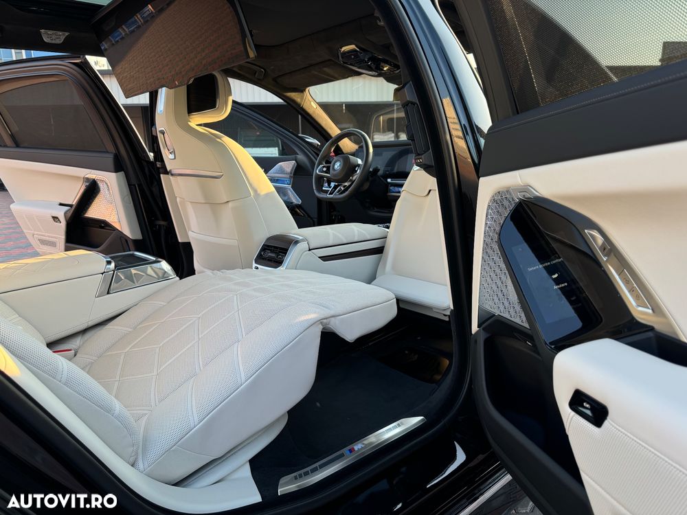 BMW M7 M760e xDrive AT PHEV - 11