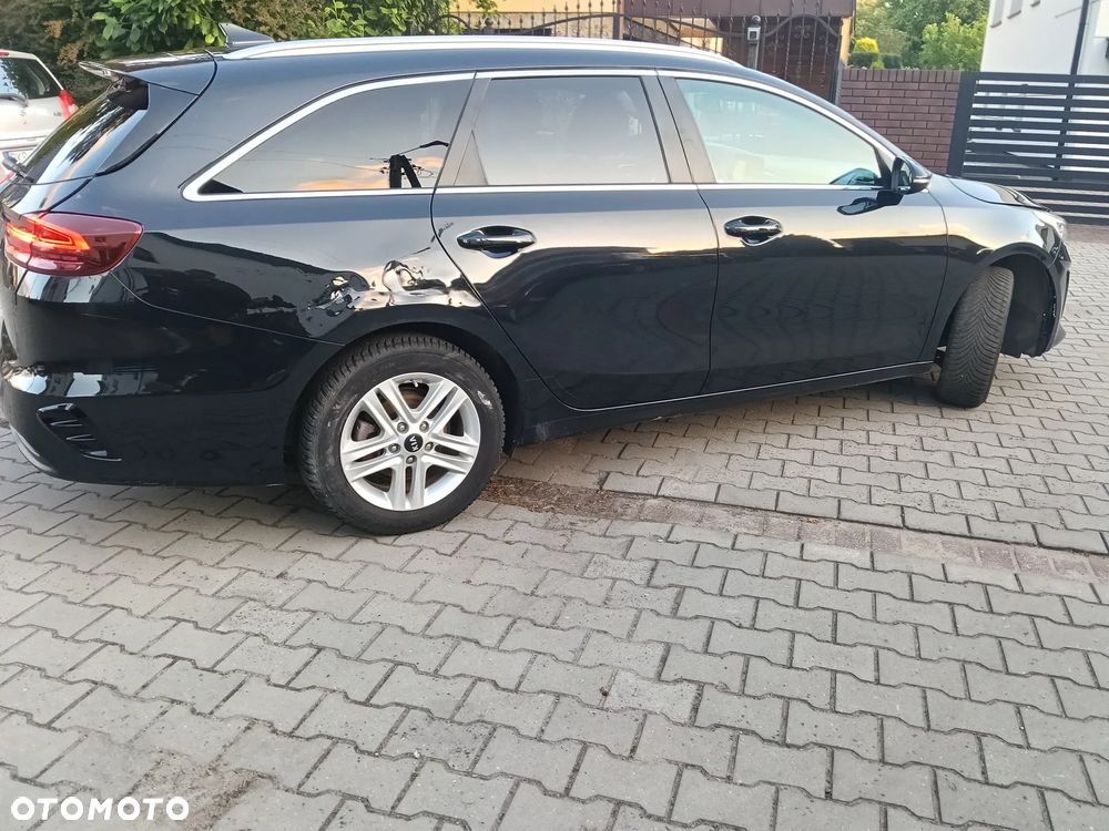 Kia Ceed - 11