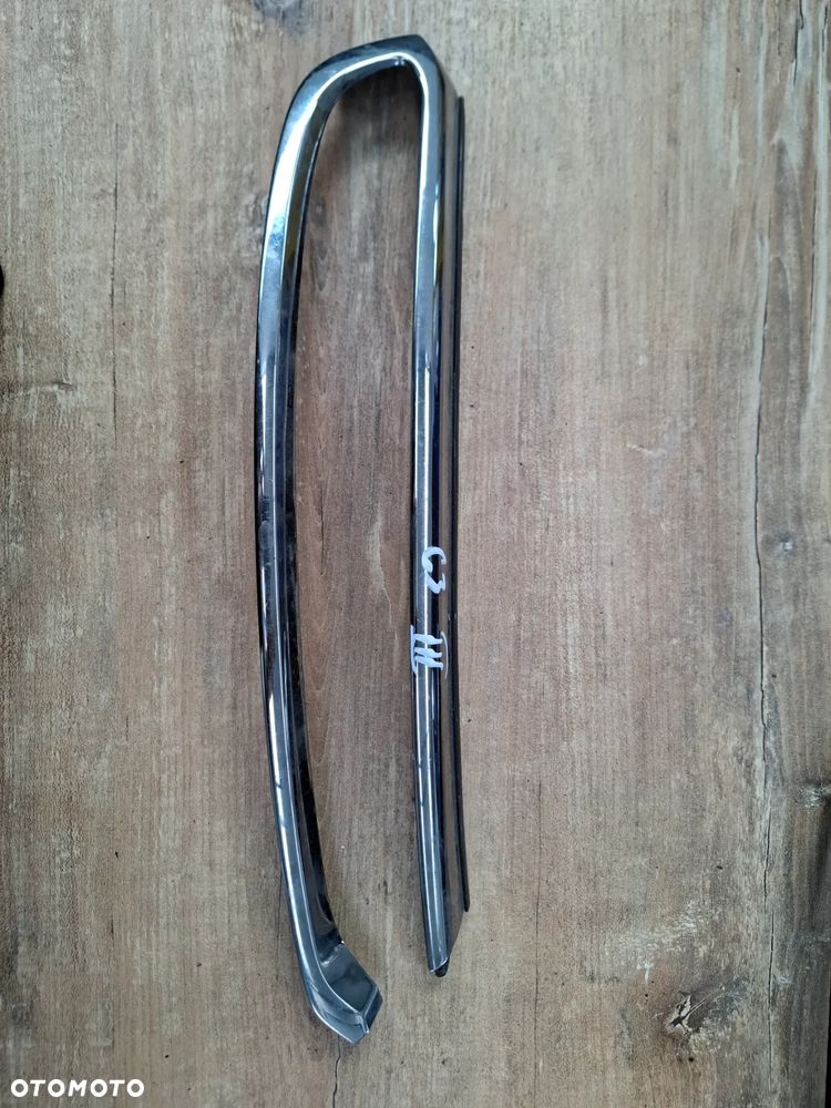 C3 III RAMKA DRL LED PRAWA - 1
