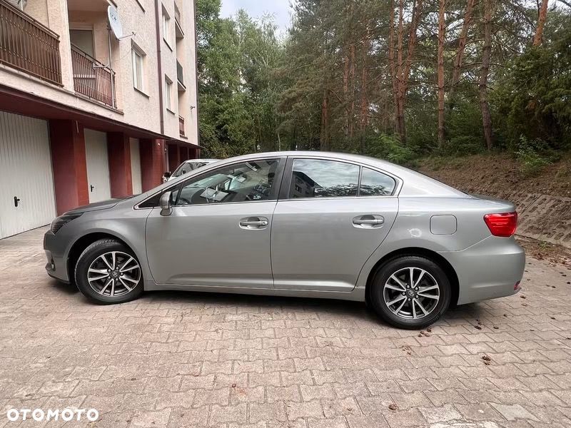 Toyota Avensis 2.0 D-4D Premium - 5