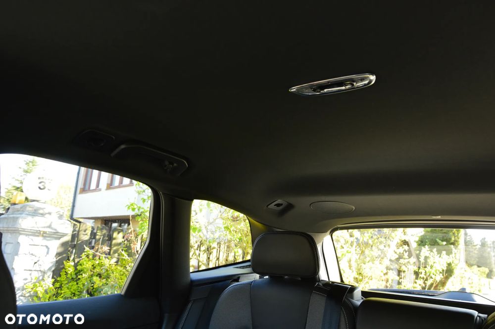 Volvo XC 60 B4 D AWD Ultimate Dark - 12