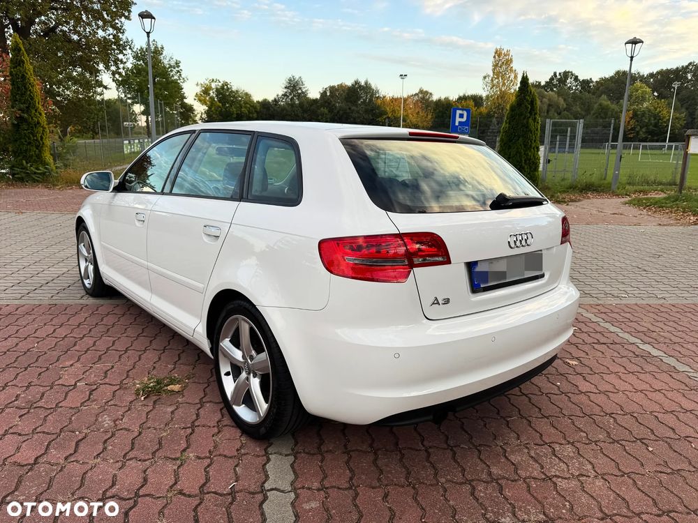 Audi A3 Sportback 2010 photo 3