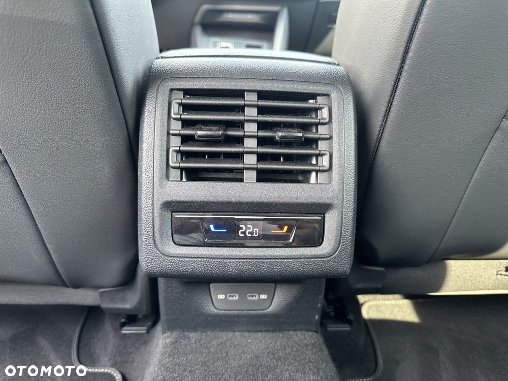 Volkswagen Golf - 24