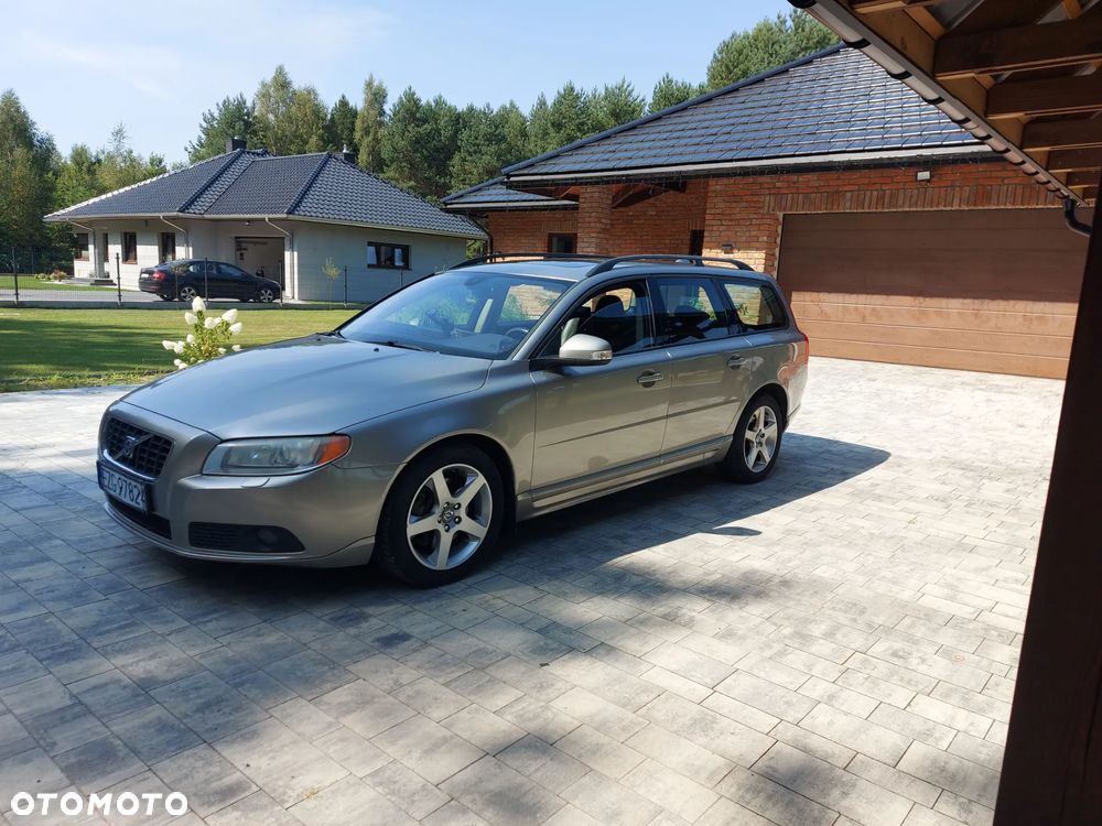 Volvo V70 D5 Momentum - 4