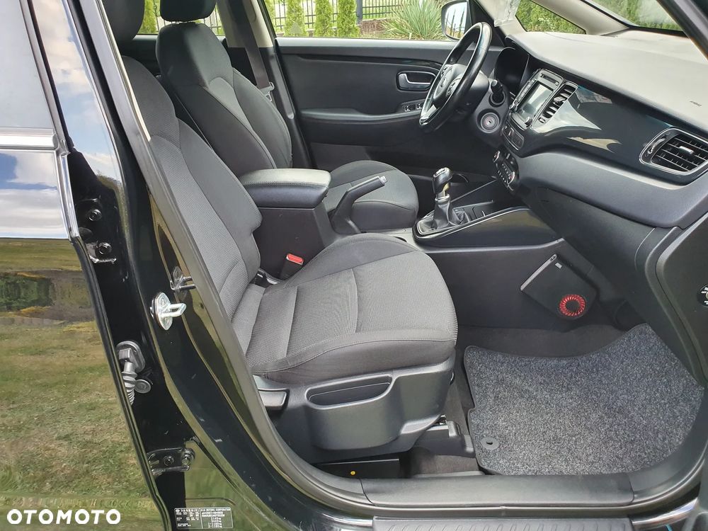 Kia Carens 1.6 GDI Dream-Team Edition - 17