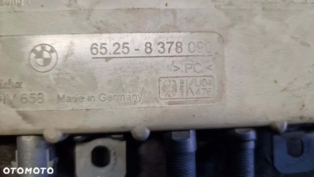 BMW E39 WZMACNIACZ ANTENOWY 8378090 - 2