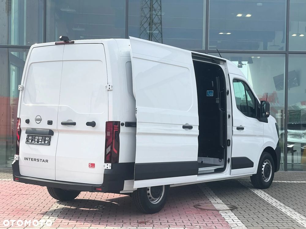 Nissan Interstar - 4