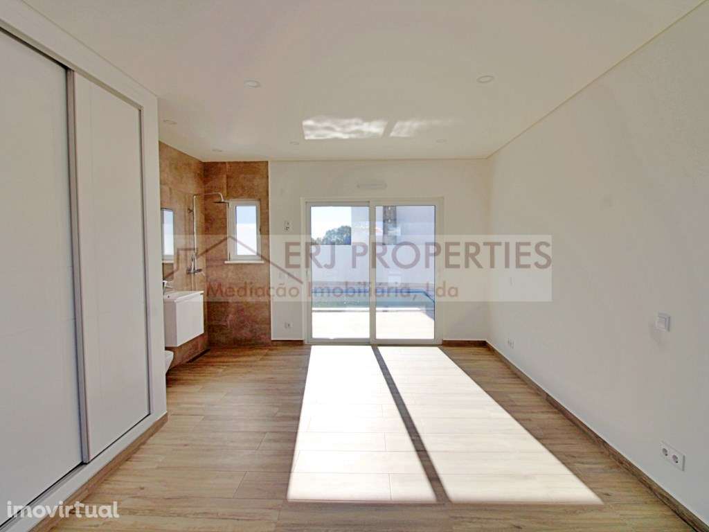 Excelente Moradia T4 a 1,8Km da Praia da Altura - Grande imagem: 3/46