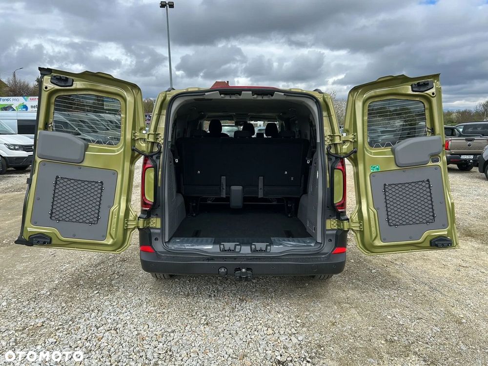 Volkswagen Caravelle - 11