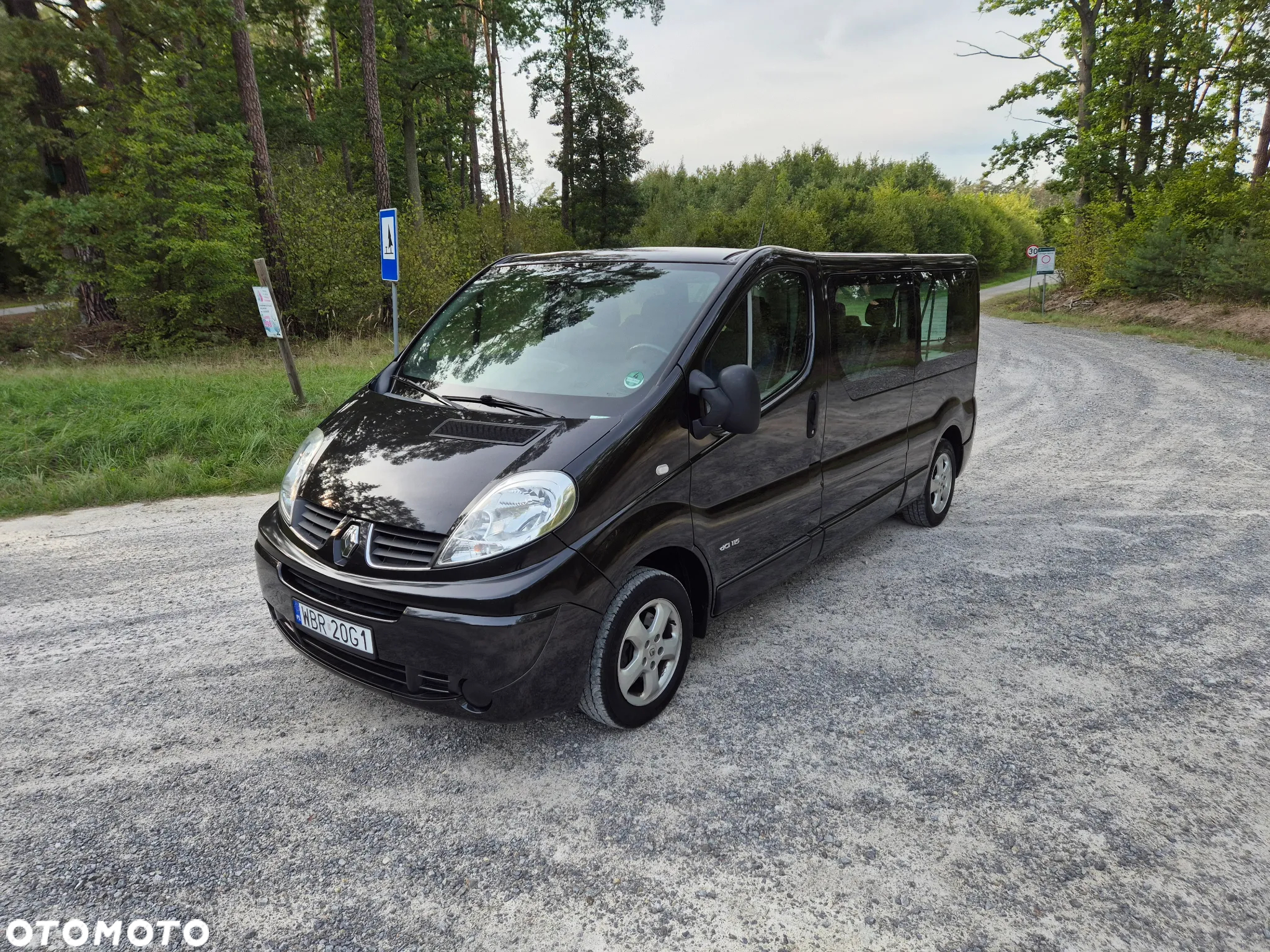 Renault Trafic 2.0 dCi 115 FAP Grand Passenger Black Edition - 13