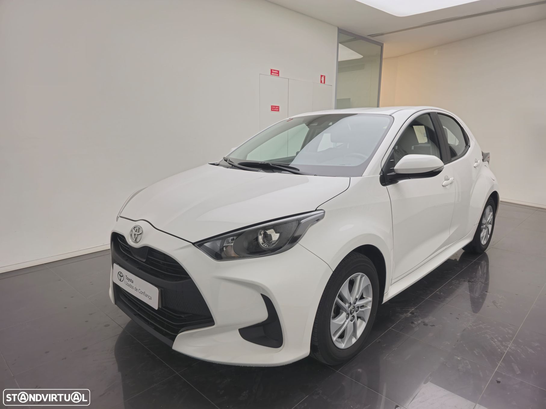 Toyota Yaris 1.0 VVT-i Comfort Plus - 1