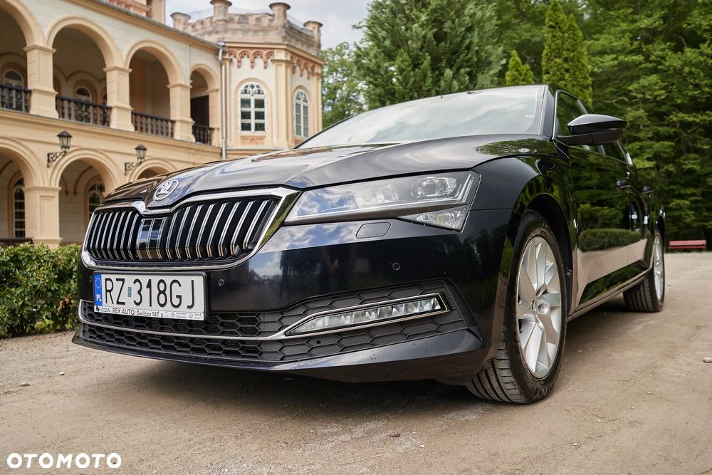 Skoda Superb 2.0 TDI SCR 4x4 Style DSG - 8