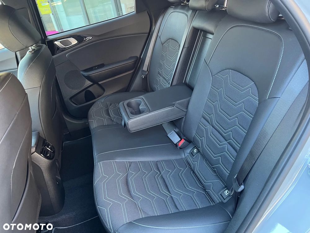 Kia XCeed 1.6 T-GDI Tribute DCT - 28