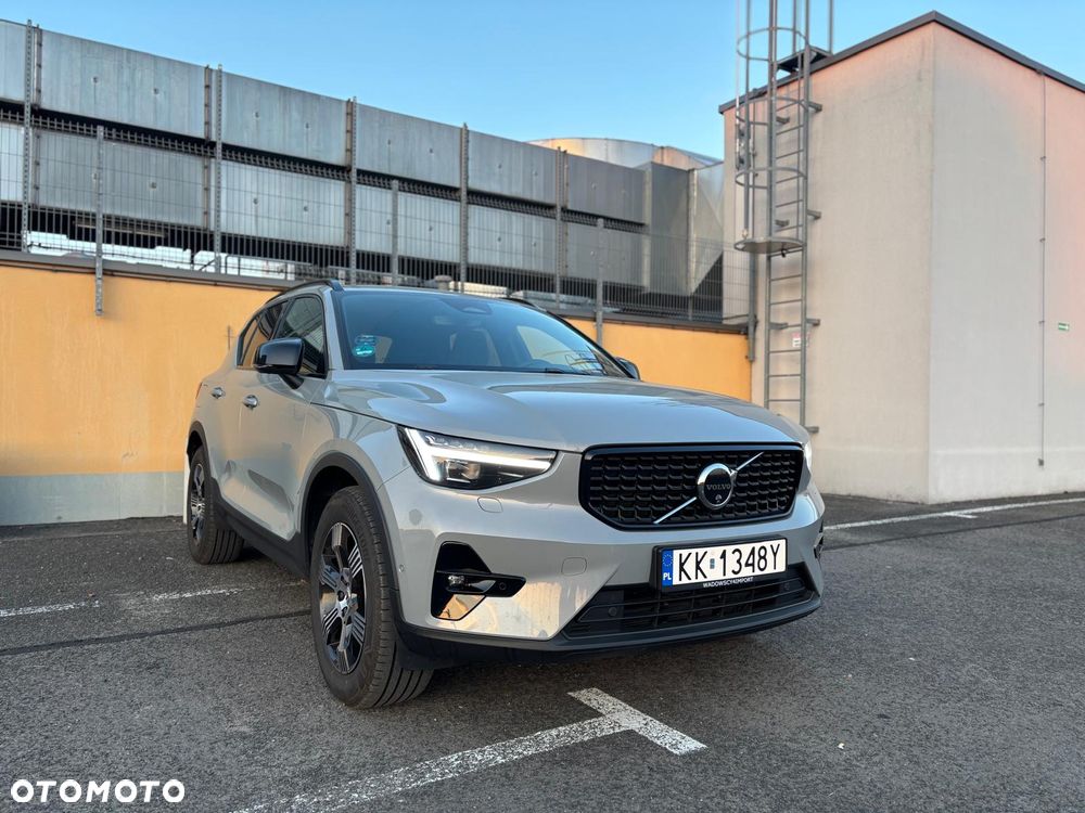 Volvo XC 40 B3 Plus Dark - 4