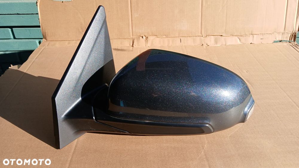 Hyundai Kona 17r- lusterko lewe 10pin kolor YG7