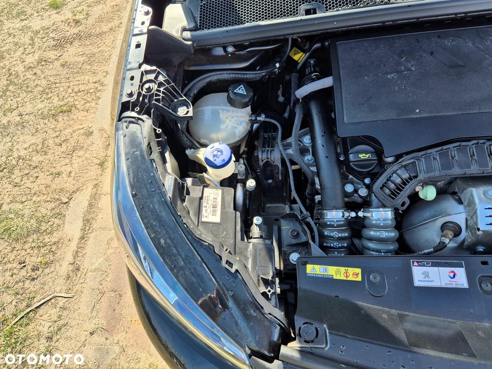 Peugeot 2008 PureTech 130 EAT8 Allure Pack - 29