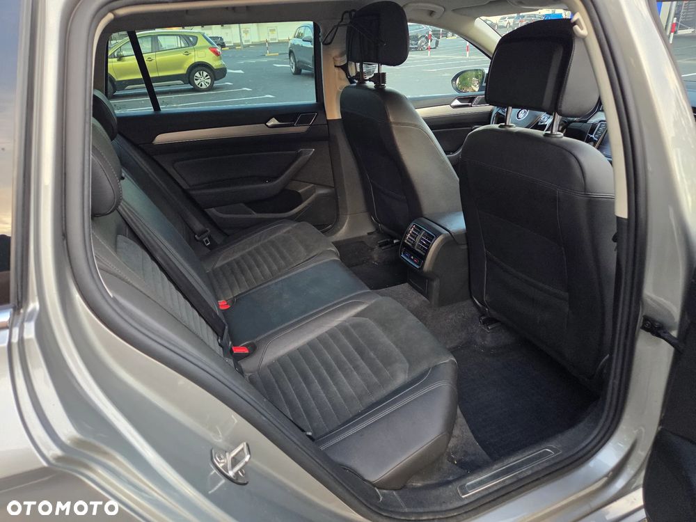 Volkswagen Passat - 30