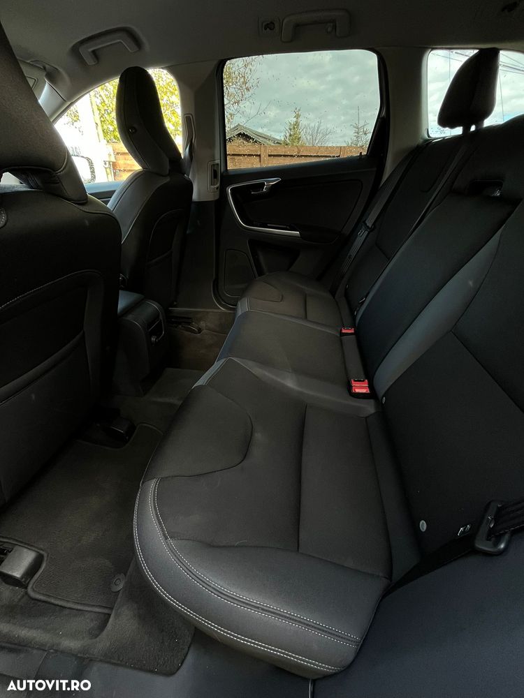 Volvo XC 60 2.4D AWD Base - 7