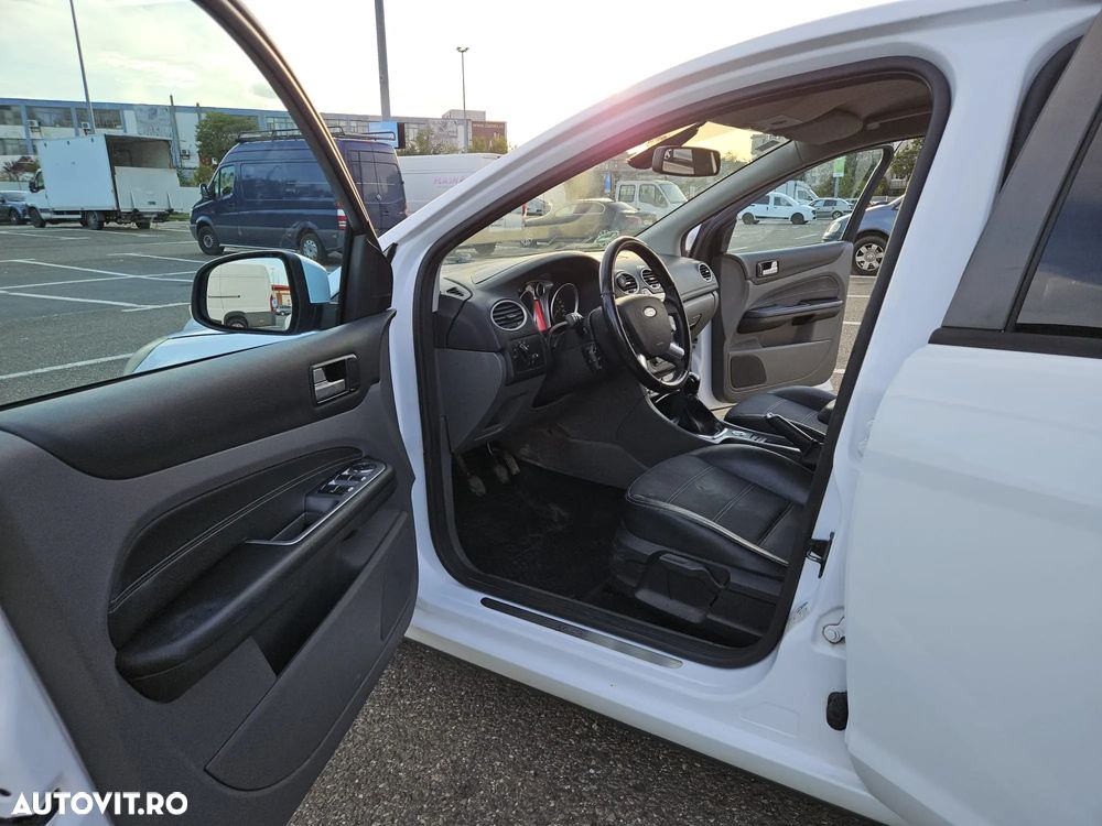 Ford Focus 1.6 TDCi DPF Titanium - 10