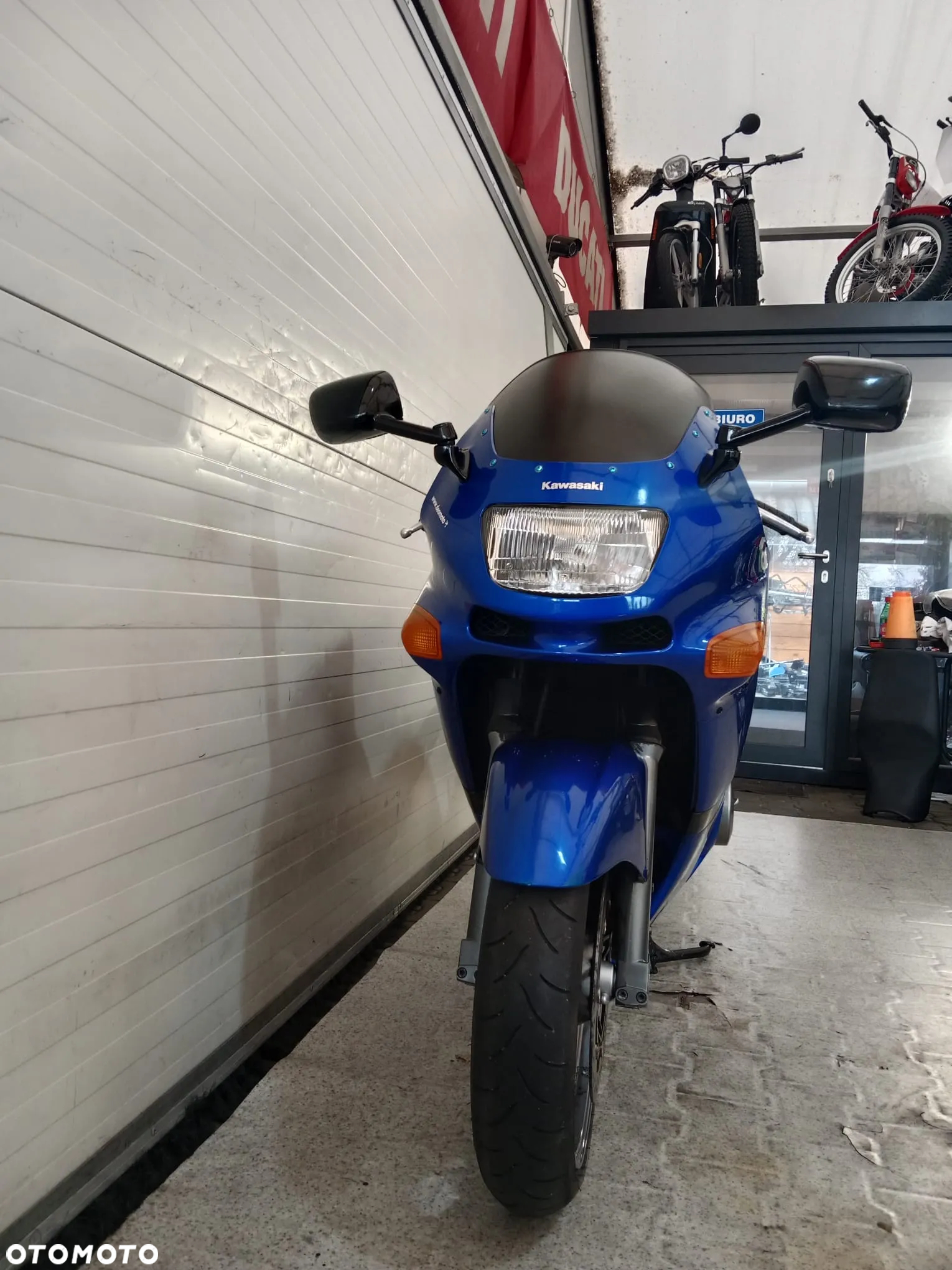 Kawasaki ZX - 33