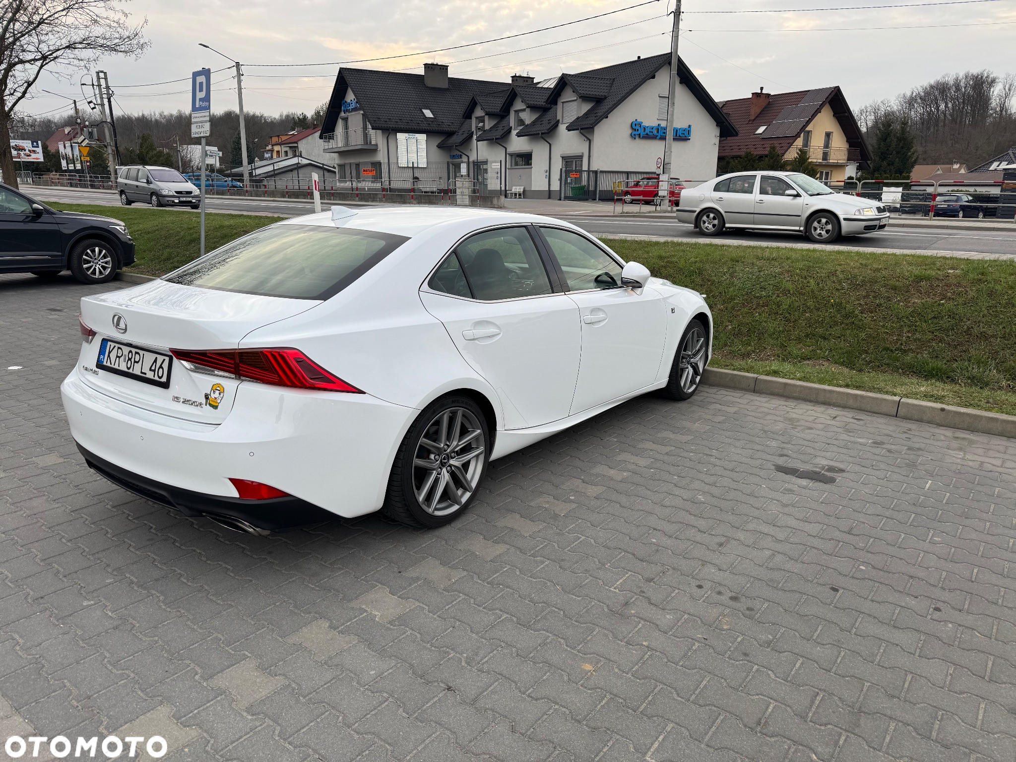 Lexus IS 200t / 300 F Sport - 4
