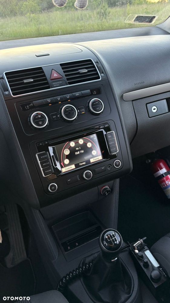 Volkswagen Touran - 11