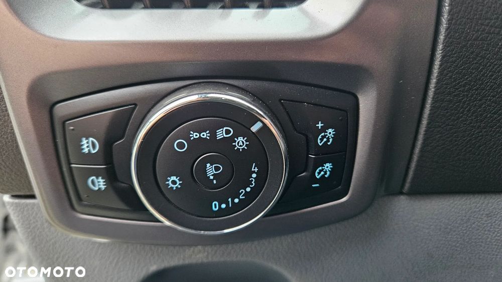 Ford Custom 2,2TDCI 155KM - 19