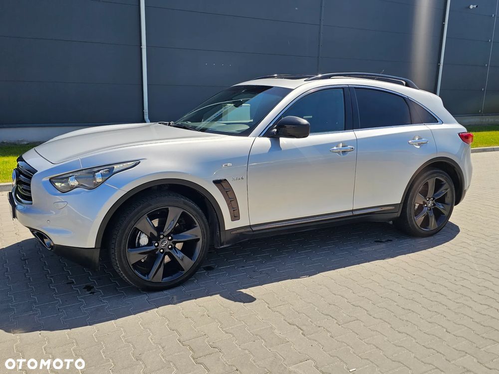 Infiniti Q70 - 9