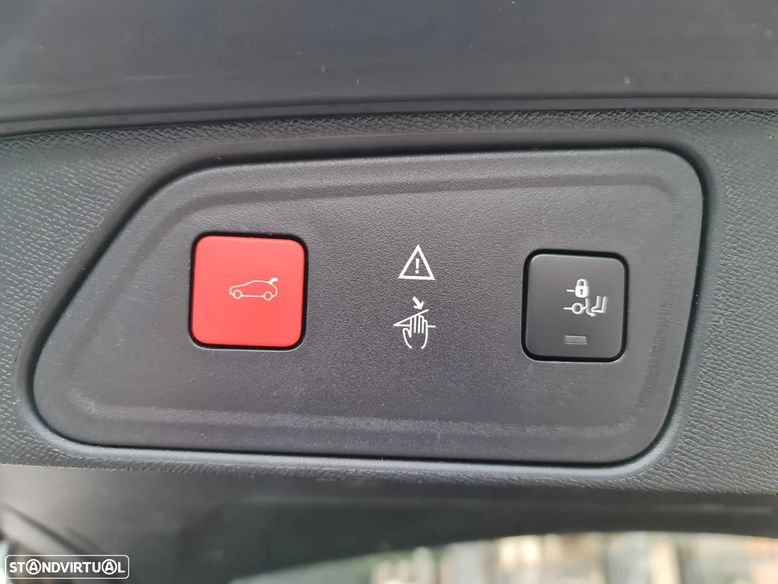 Peugeot 3008 PureTech 130 Stop & Start GPF EAT8 Allure Business-Pack - 32