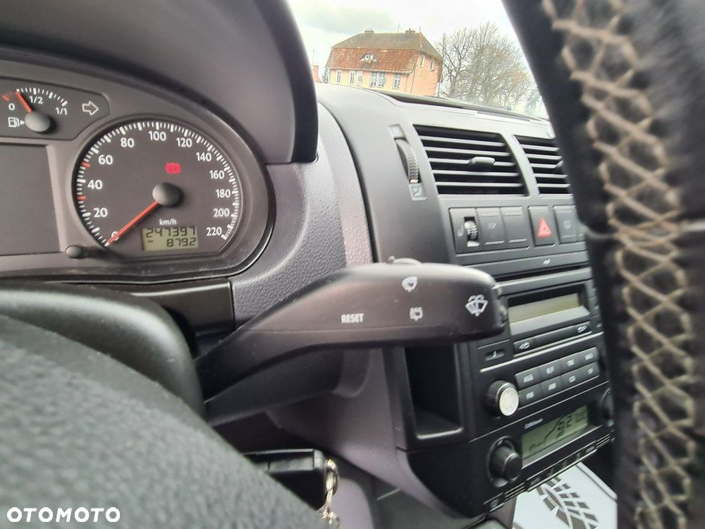 Volkswagen Polo 1.6 Trendline - 15