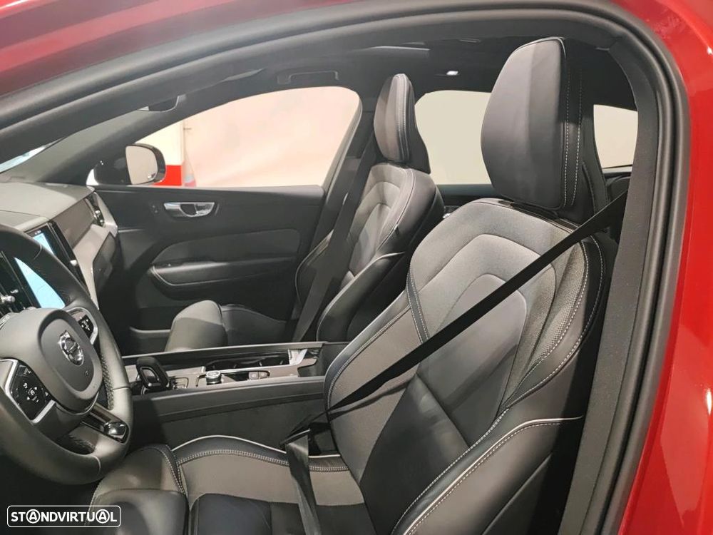 Volvo XC 60 2.0 T6 PHEV R-Design AWD - 3