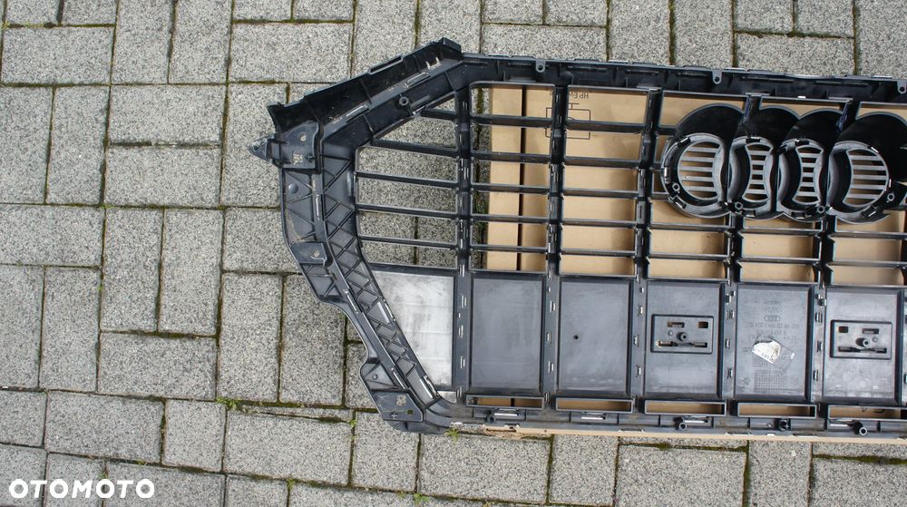 ATRAPA PRZEDNIA GRILL AUDI Q3 83A - 8