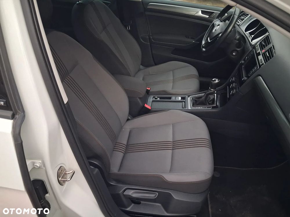 Volkswagen Golf - 13